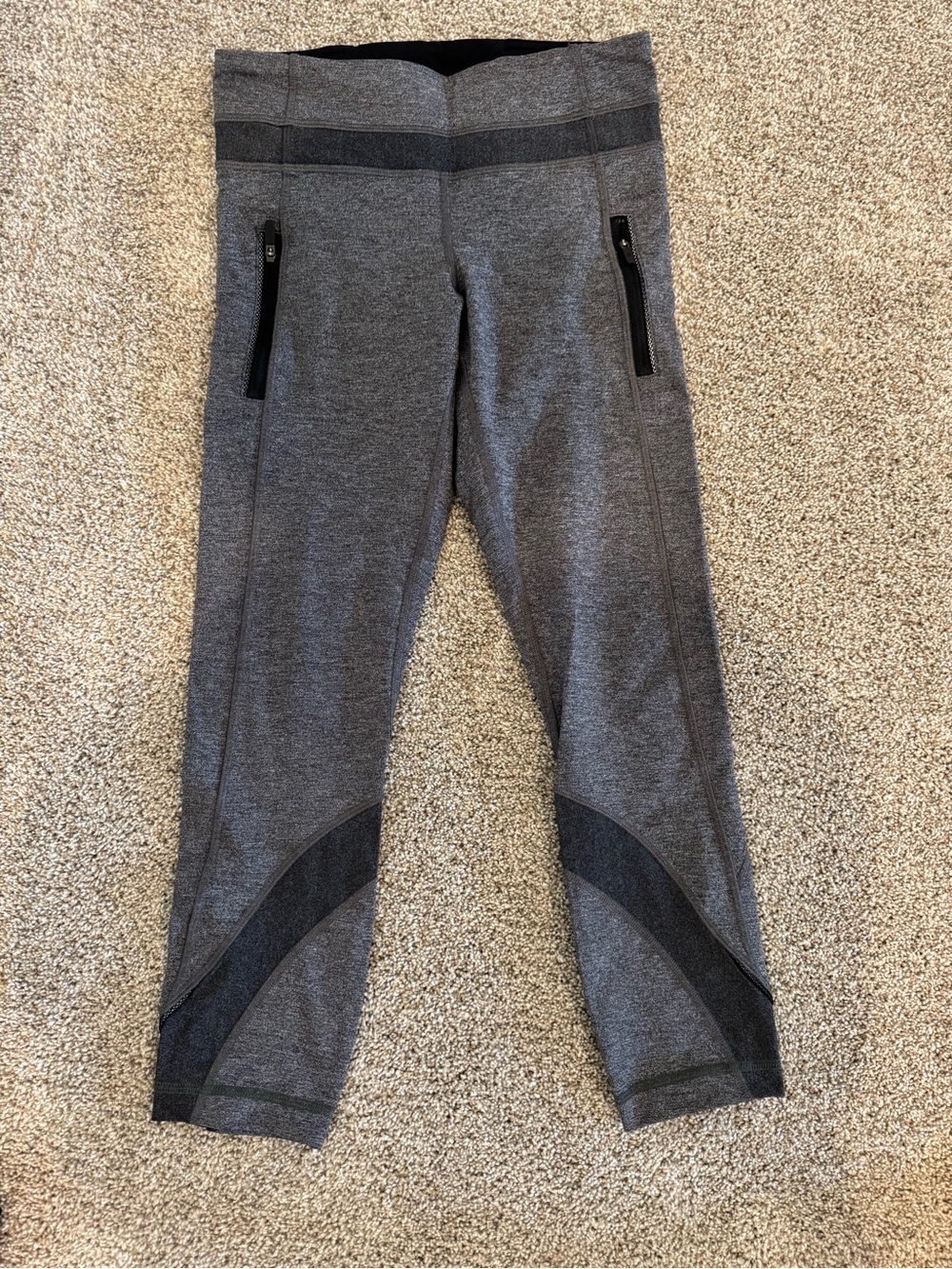 Lululemon 7/8 length, size 4, Gray Activewear Leggings with Zip Pockets